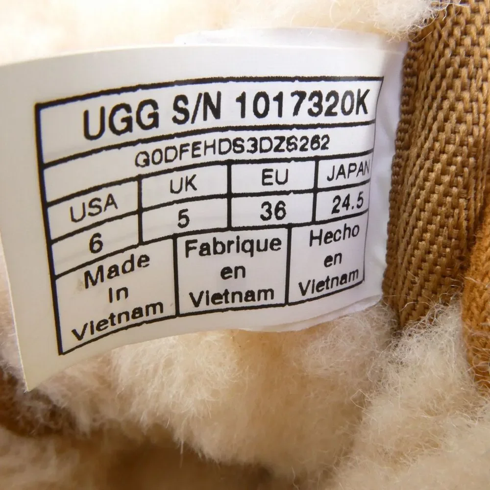 UGG  US Kids Size 6 Neumel II Chukka Boot Unisex Chestnut Suede S/N 1017320K